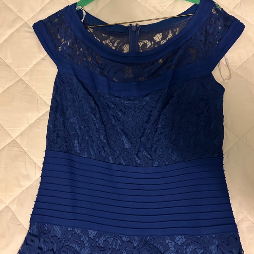 Tadashi Shoji Fit and Flare Dress -- Size 6